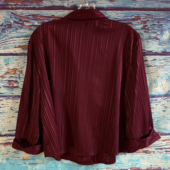 Vintage Tradition Button Down Blouse - Picture 4 of 5